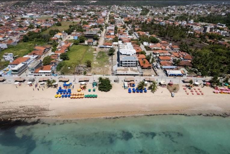 Property building, Day, Natural landscape, Bird's eye view, Beach, Sea view, Location