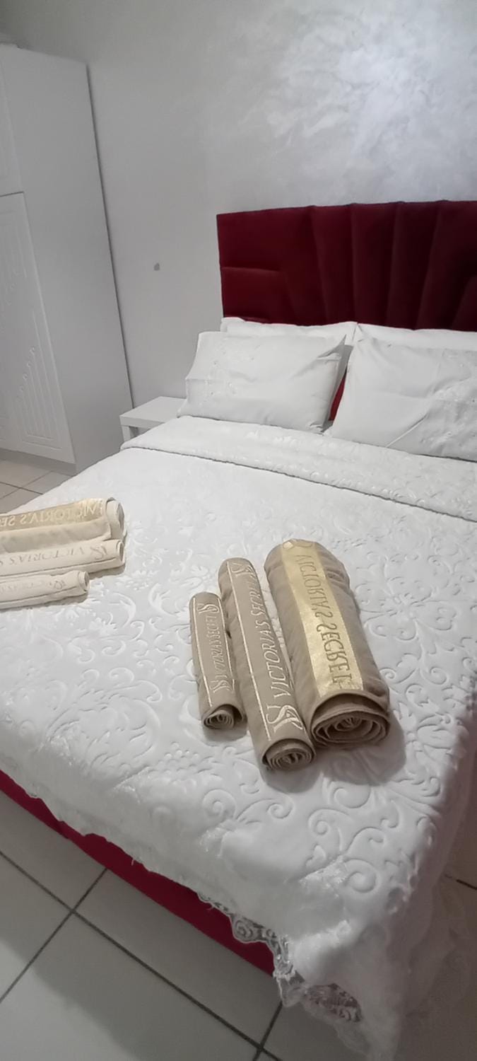 Bed, Bedroom, air conditioner