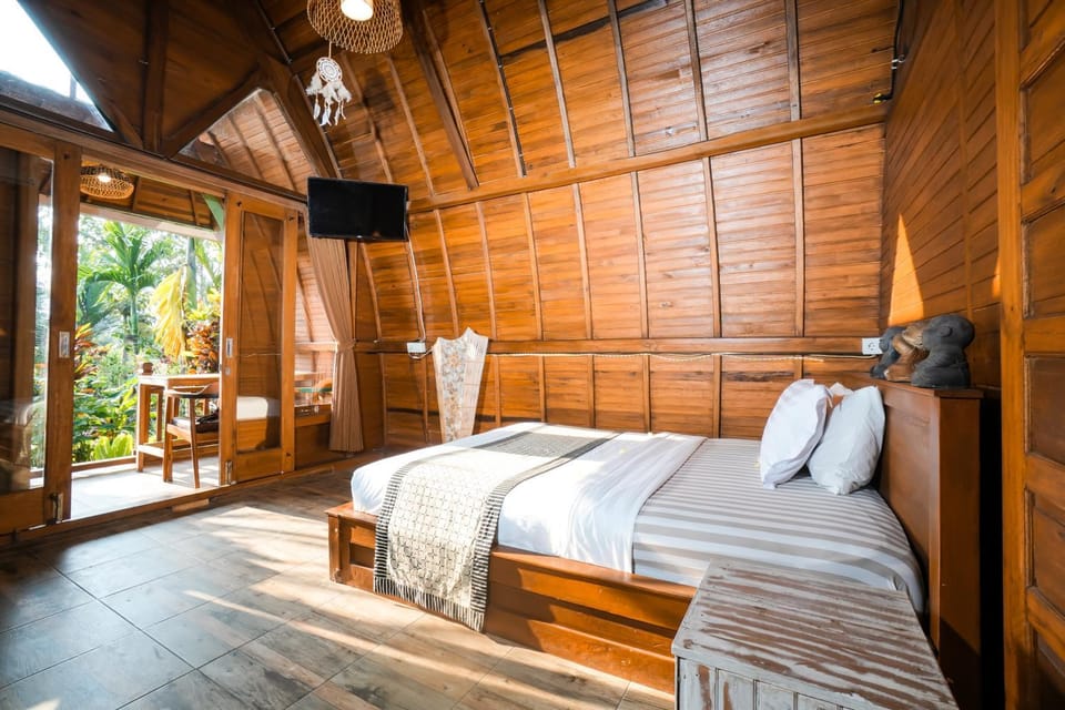 Bed, TV and multimedia, Bedroom, air conditioner