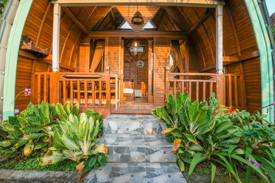 Facade/entrance, Garden, Garden view