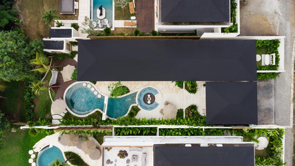 Property building, Neighbourhood, Bird's eye view, Swimming pool