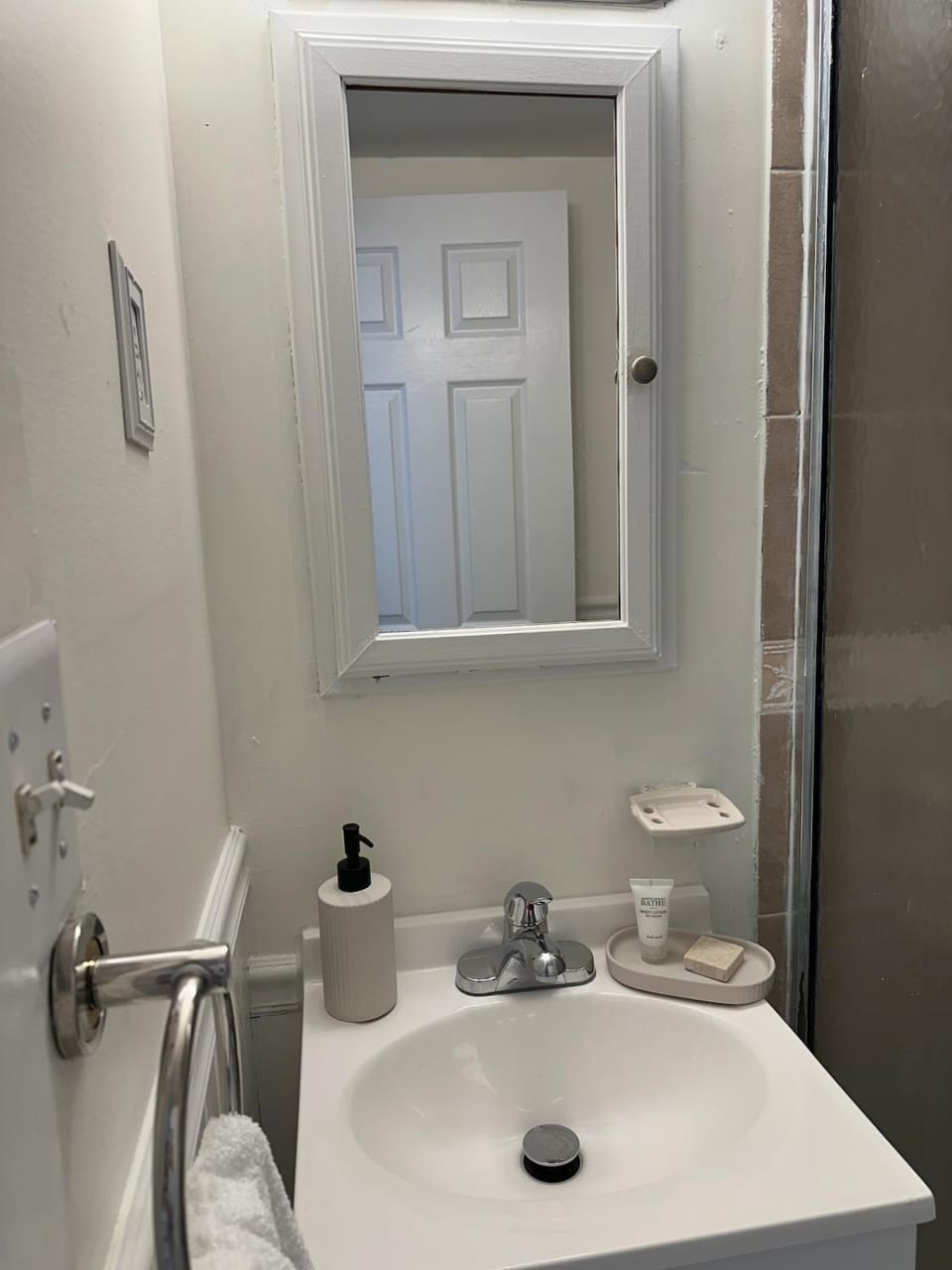 Cozy 1 Bedroom Apt - Minutes to NYC - 15 Min to MetLife Stadium FIFA Apartment in North Bergen
