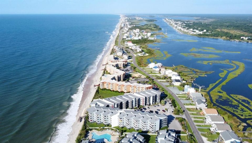 Topsail Tranquility - Oceanfront Comfort, Balcony Apartment in North Topsail Beach