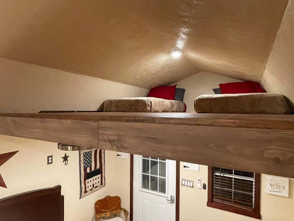 Bed, Bedroom, bunk bed