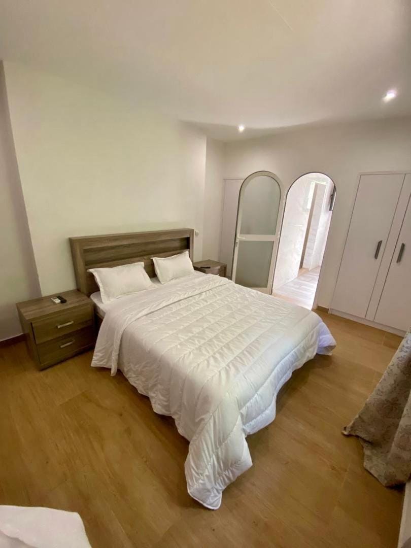 Bed, Bedroom, air conditioner