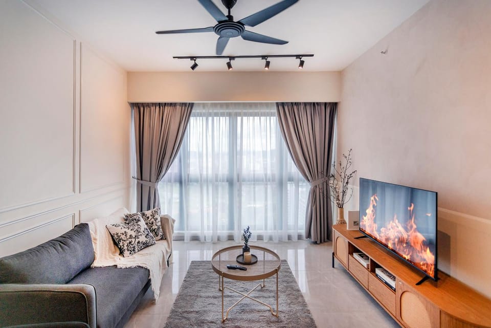 Communal lounge/ TV room, TV and multimedia, Living room, Seating area, Evening entertainment