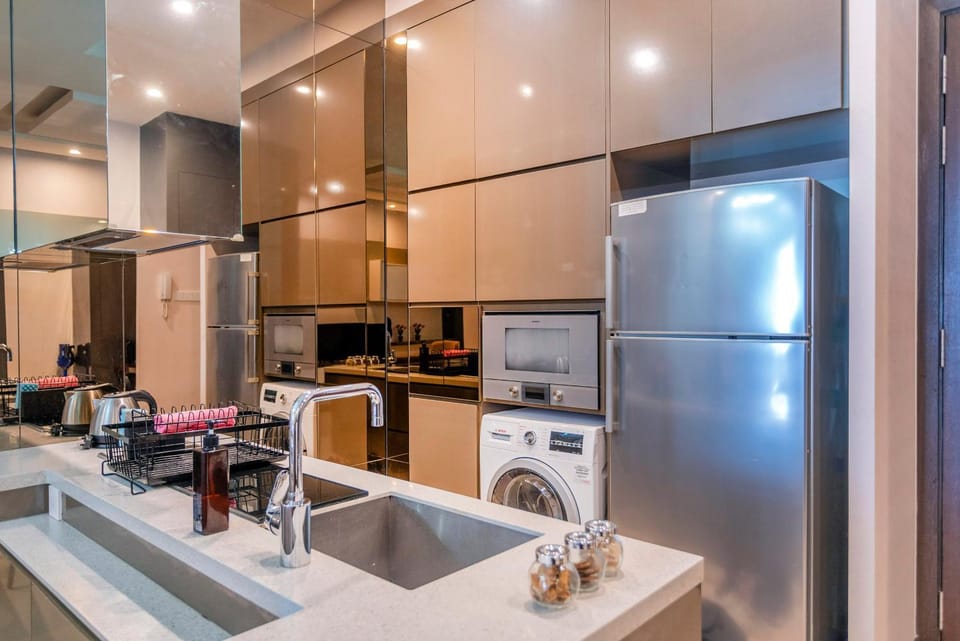 Kitchen or kitchenette, washing machine