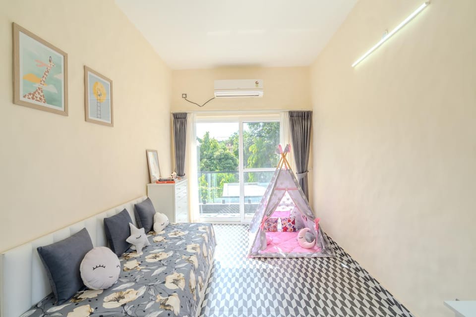 Seating area, air conditioner