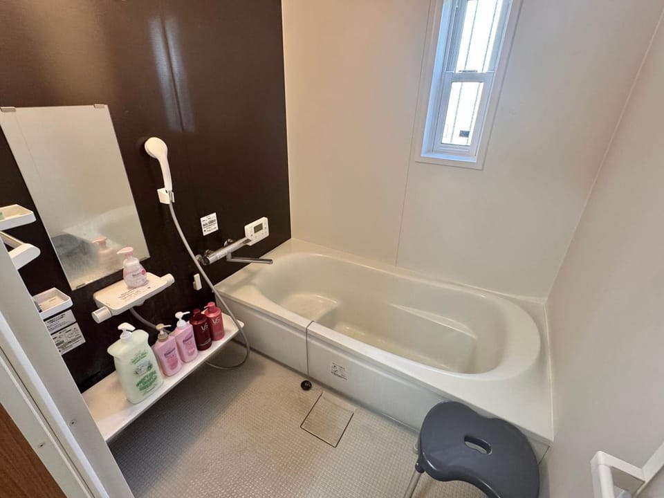 Bathroom, towels