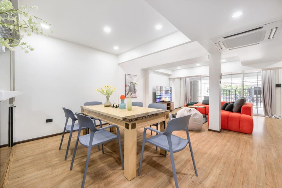 Living room, Dining area