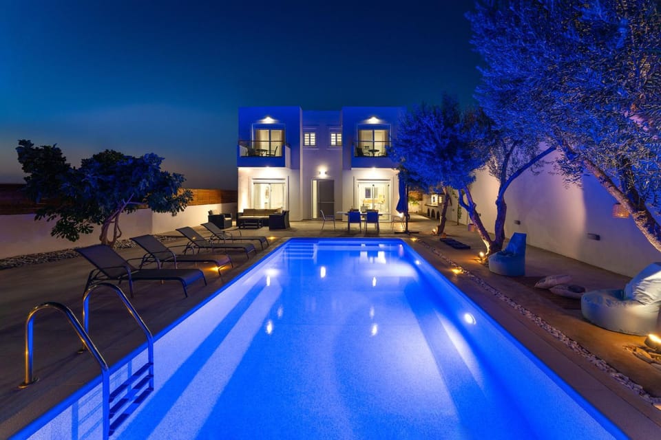 Property building, Night, Swimming pool, sunbed