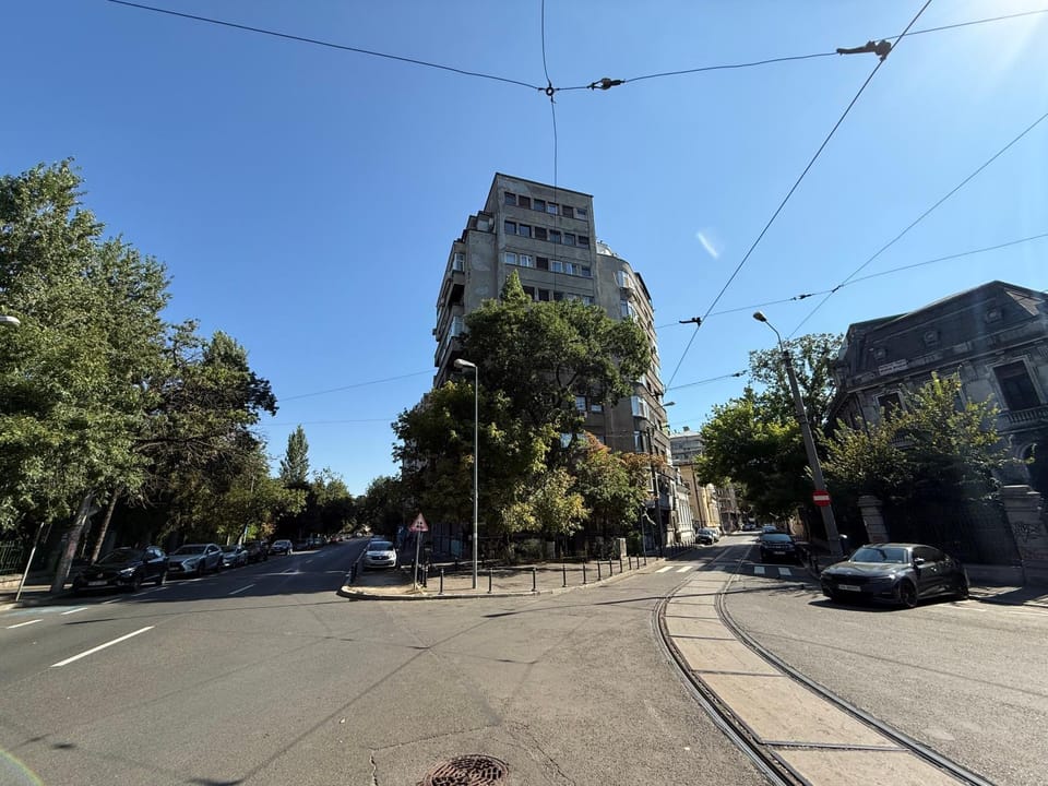 Cismigiu Park Modern Flat Apartment in Bucharest