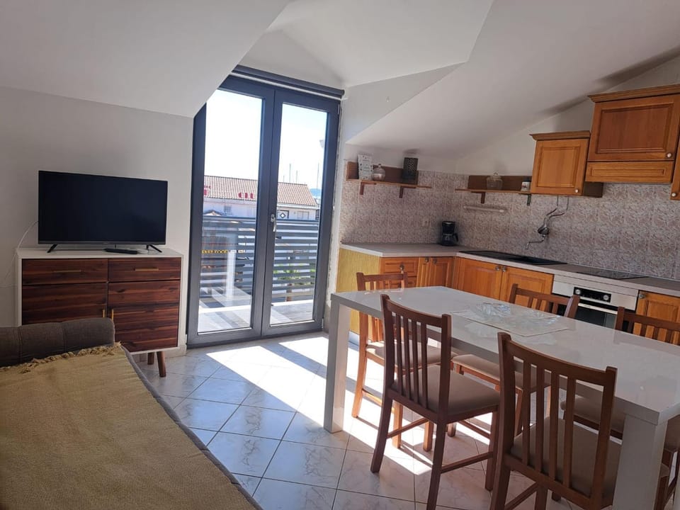Kitchen or kitchenette, Living room, Dining area, kitchen