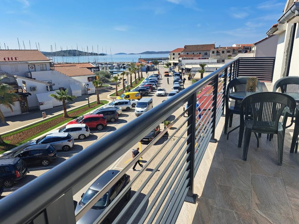 City view, Sea view