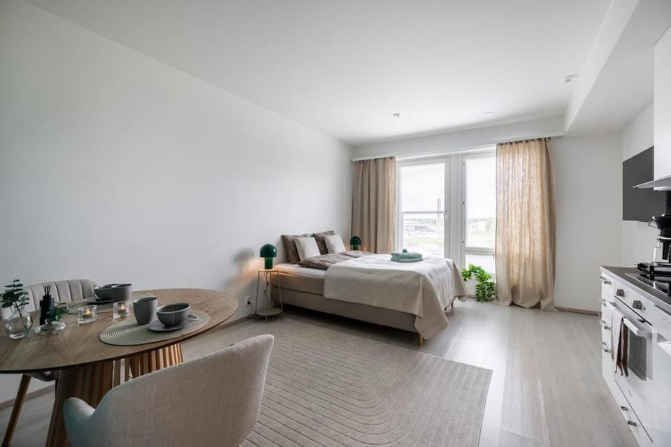 Bed, TV and multimedia, Kitchen or kitchenette, Living room, Seating area, towels