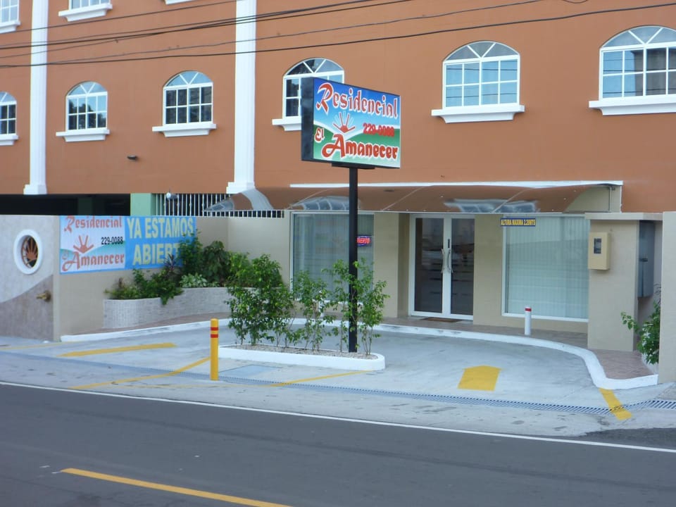 Facade/entrance, Off site, Day, Property logo or sign