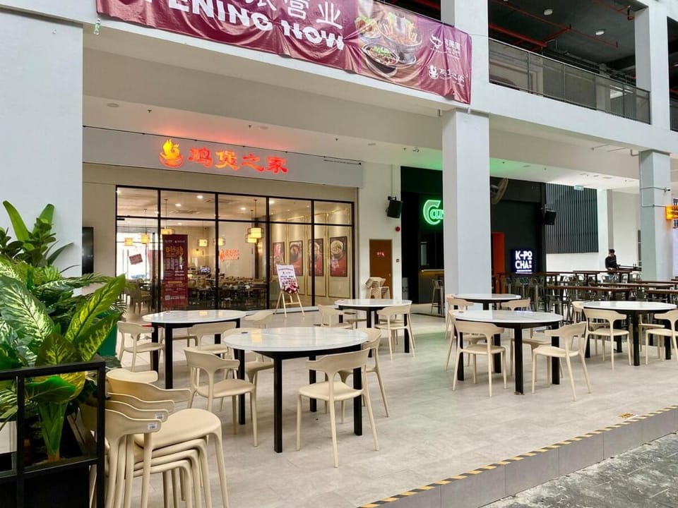 13th FL-The Podium-3R2B-Free 2 Parking-10Pax Apartment in Kuching