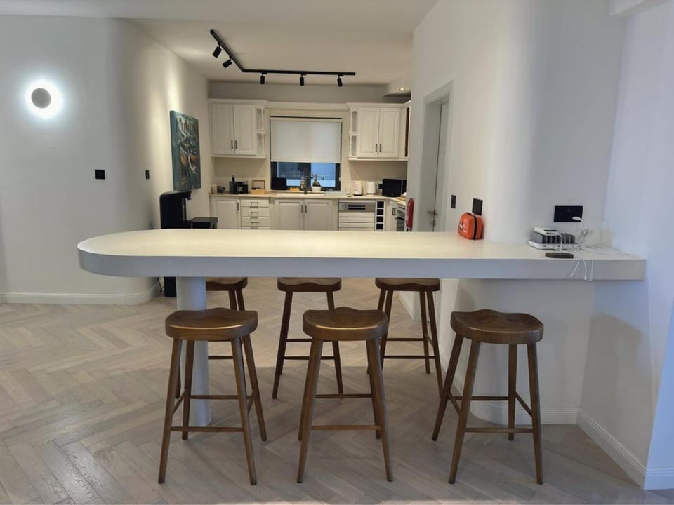 PT by Homega, Stunning Seafront Apartment Apartment in Sliema