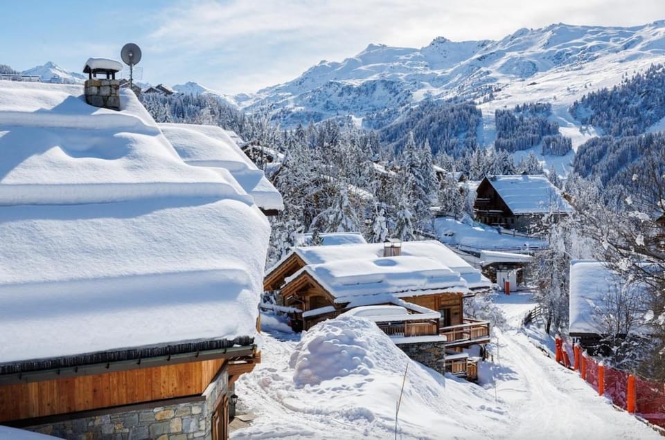 Nearby landmark, Day, Natural landscape, Winter, Mountain view