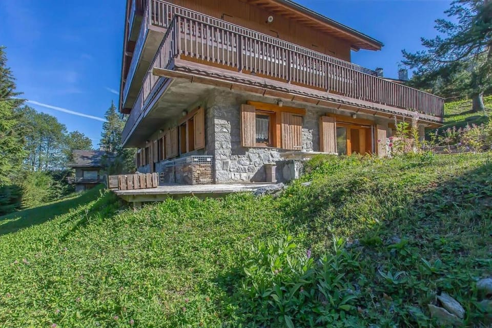 Property building, Day, Garden, View (from property/room), Balcony/Terrace