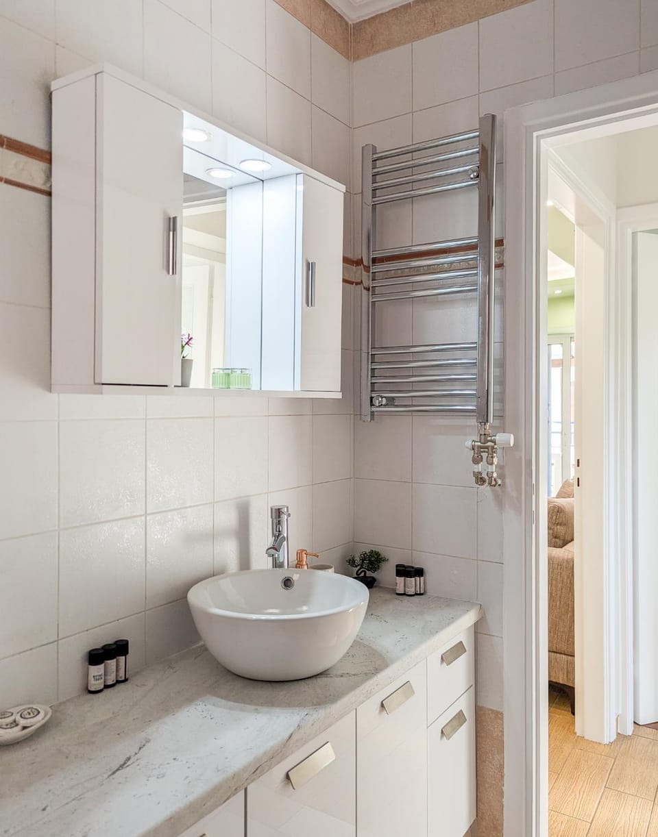 Penthouse 4BD apt near Acropolis and metro Apartment in Athens