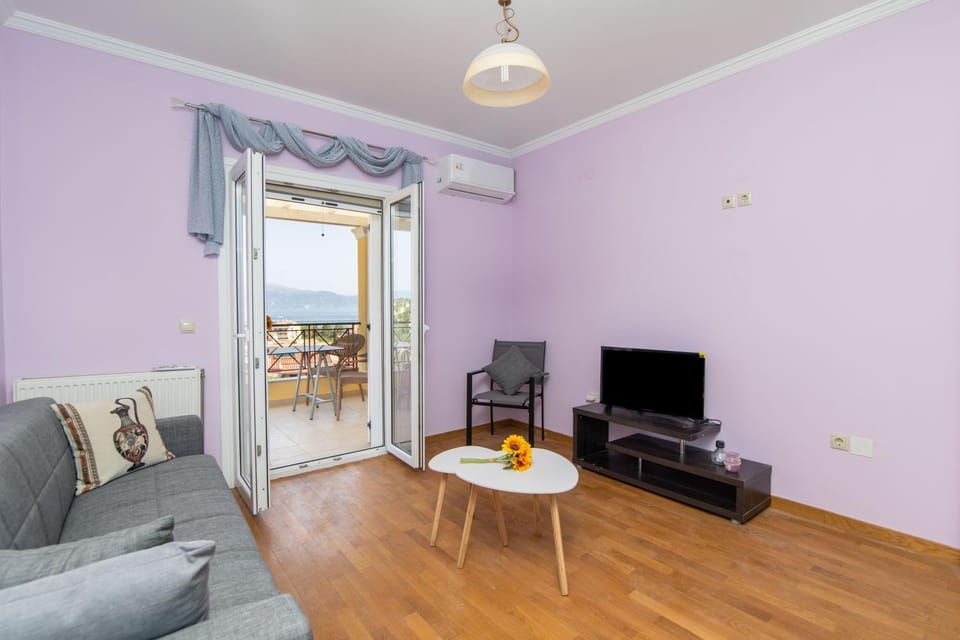 Chrysa Sea view Apartment - Kapodistrias Hill Apartment in Corfu