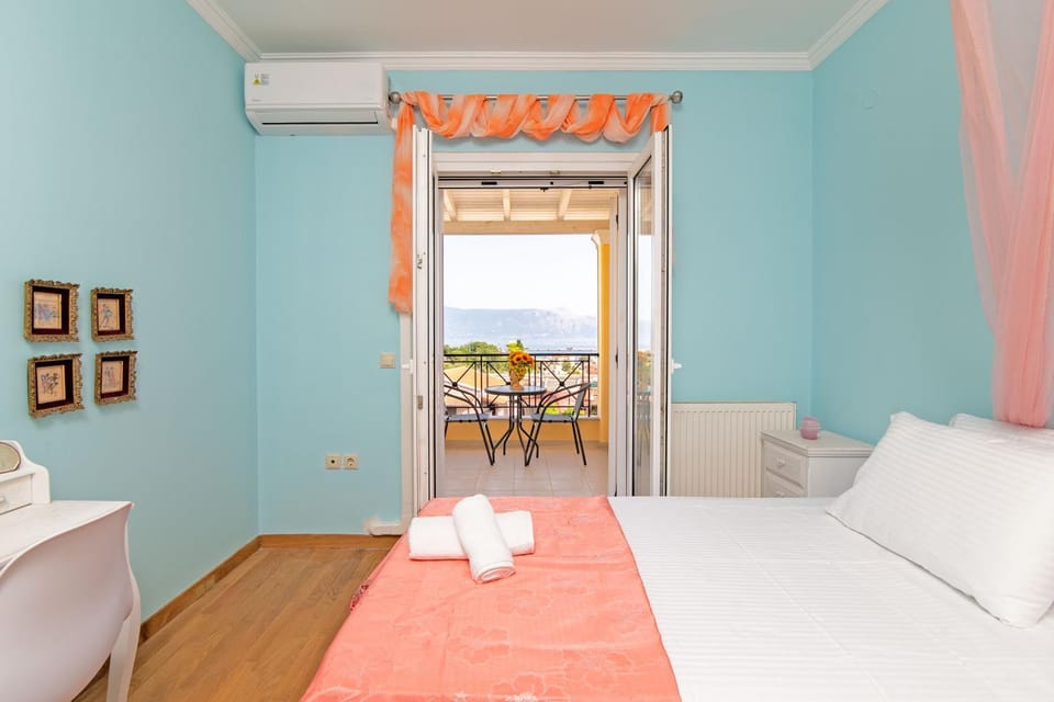 Chrysa Sea view Apartment - Kapodistrias Hill Apartment in Corfu