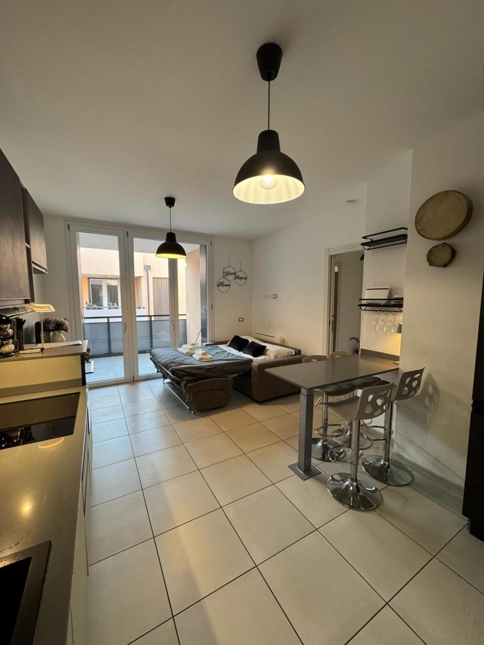 Day, Living room