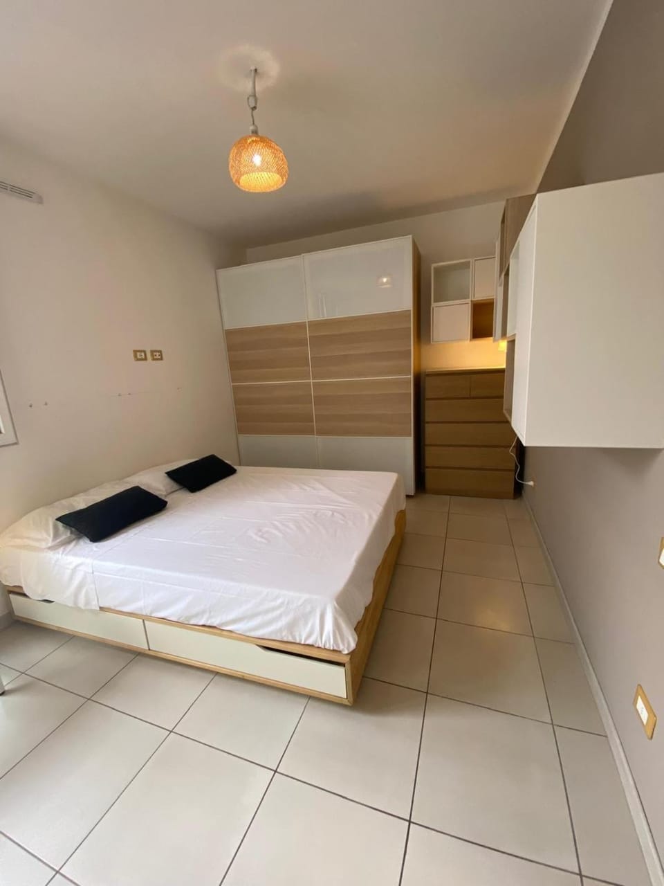 Bed, Photo of the whole room, Bedroom, wardrobe