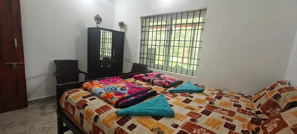 Bed, Photo of the whole room, Bedroom, towels, wardrobe