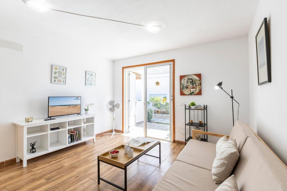 Communal lounge/ TV room, TV and multimedia, Living room, Seating area