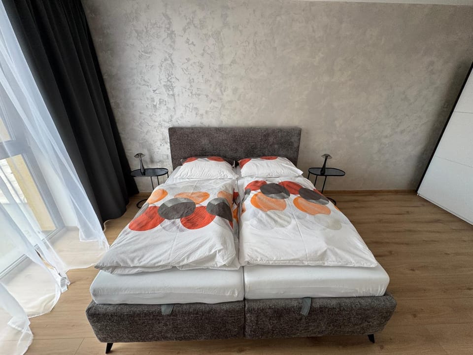 Living room, Photo of the whole room, Bedroom