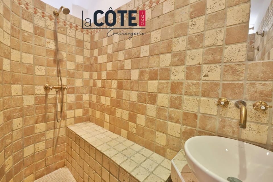 Villa Jungle House in Marignane