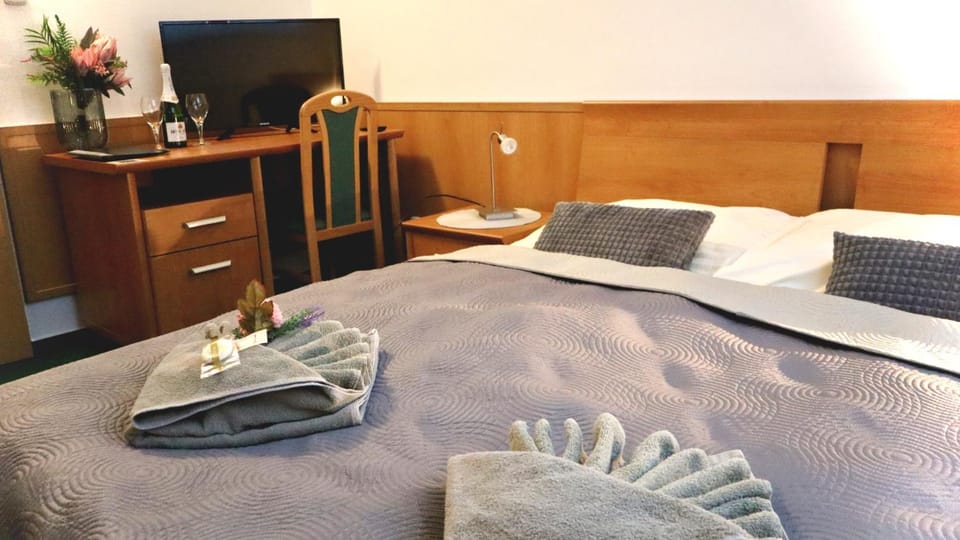 Seating area, Bedroom