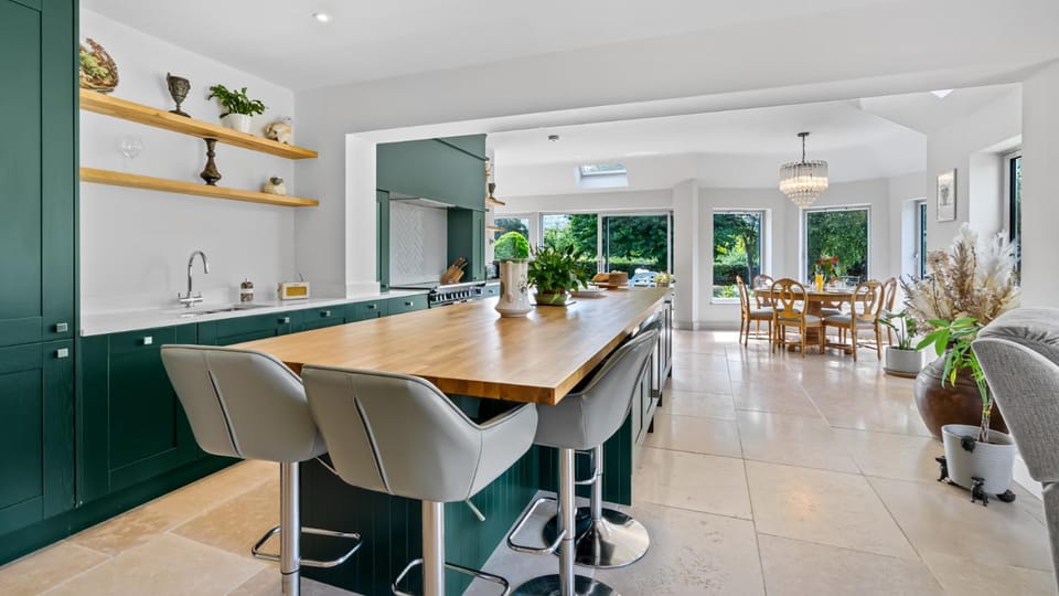 Seating area, Dining area, oven, stove, kitchen