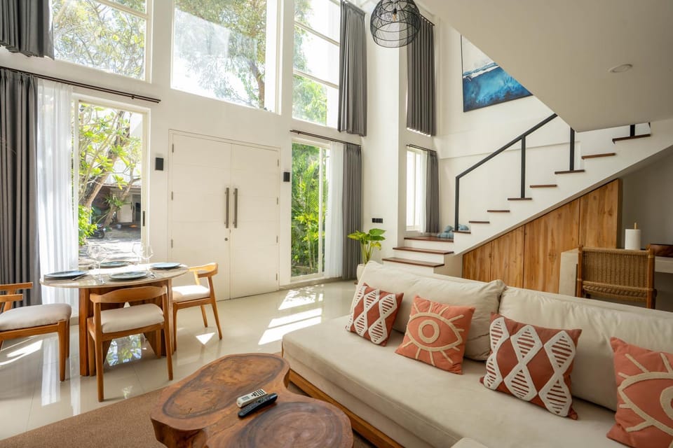 Living room, Seating area, Dining area