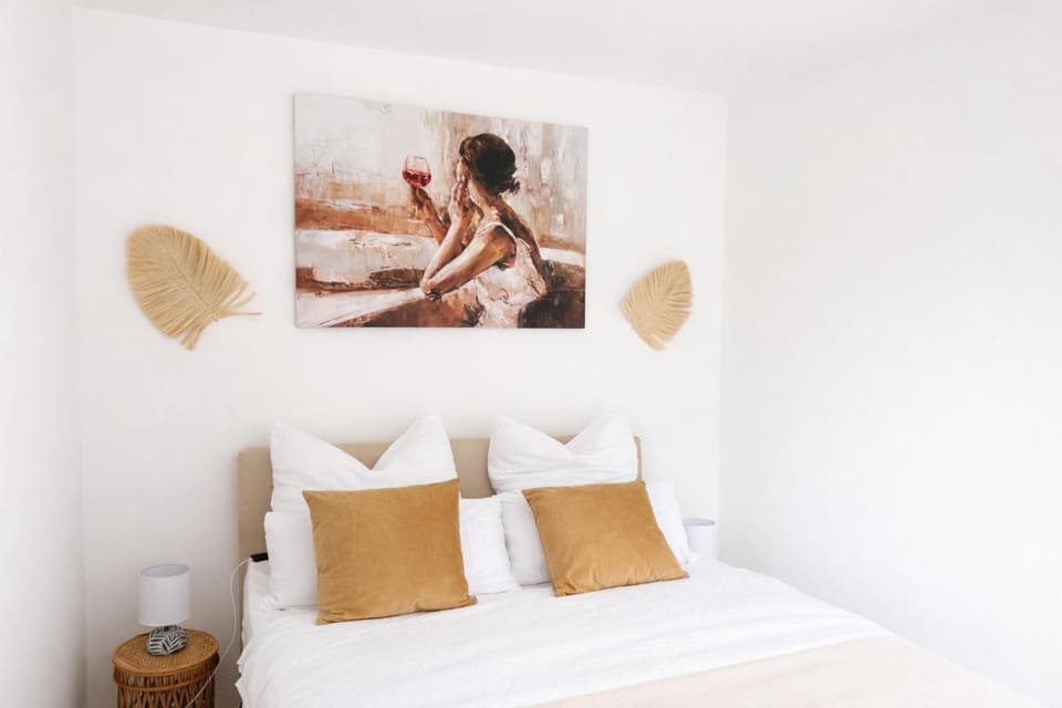 Bed, Decorative detail, Bedroom