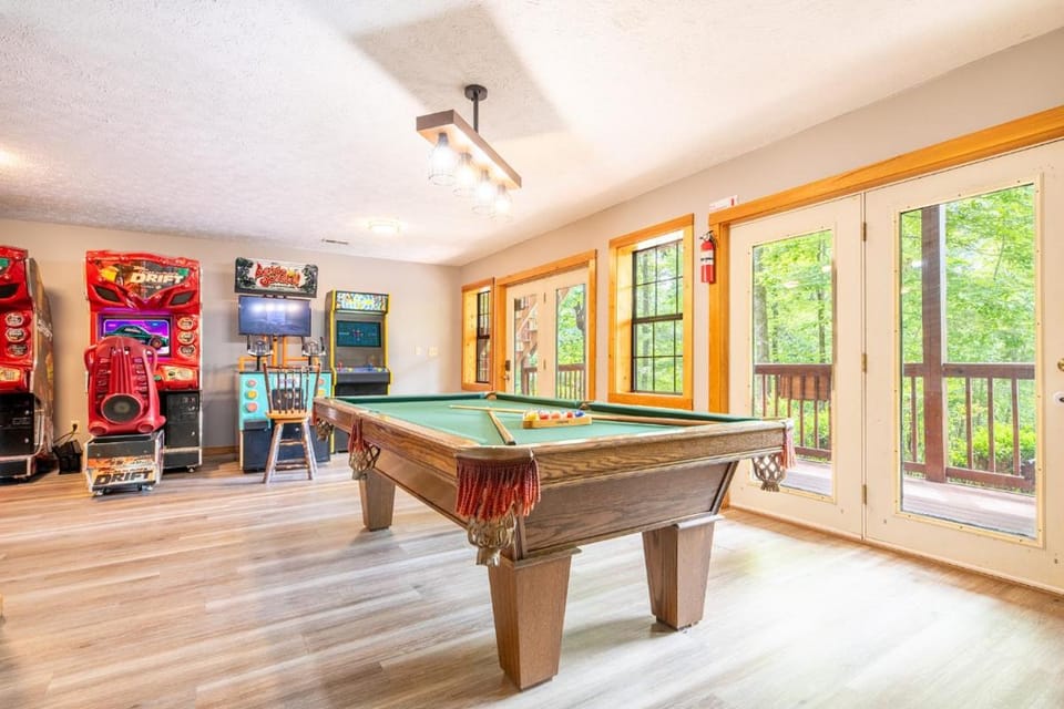 Lone Wolf By Avada Properties House in Sevier County
