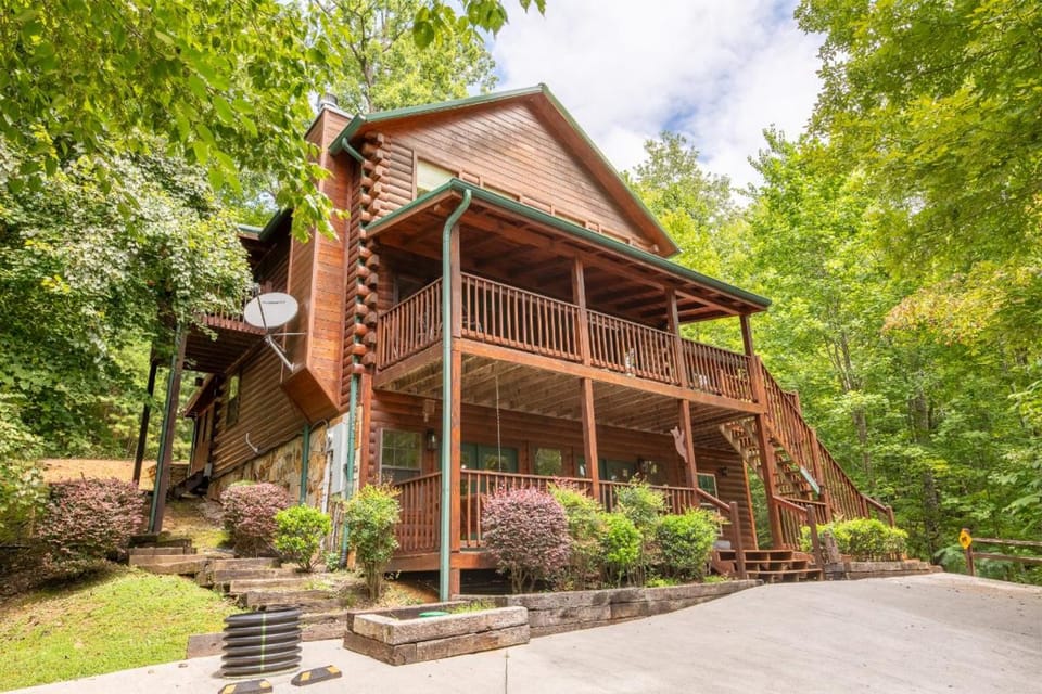 Lone Wolf By Avada Properties House in Sevier County