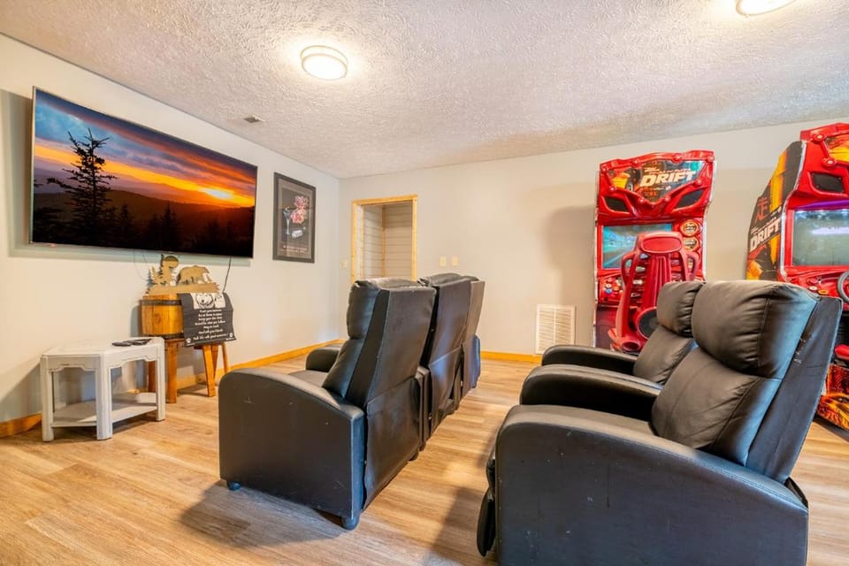 Lone Wolf By Avada Properties House in Sevier County