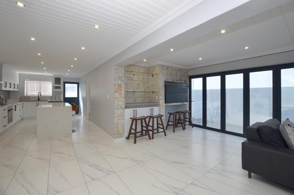 Ocean Breeze House in Western Cape