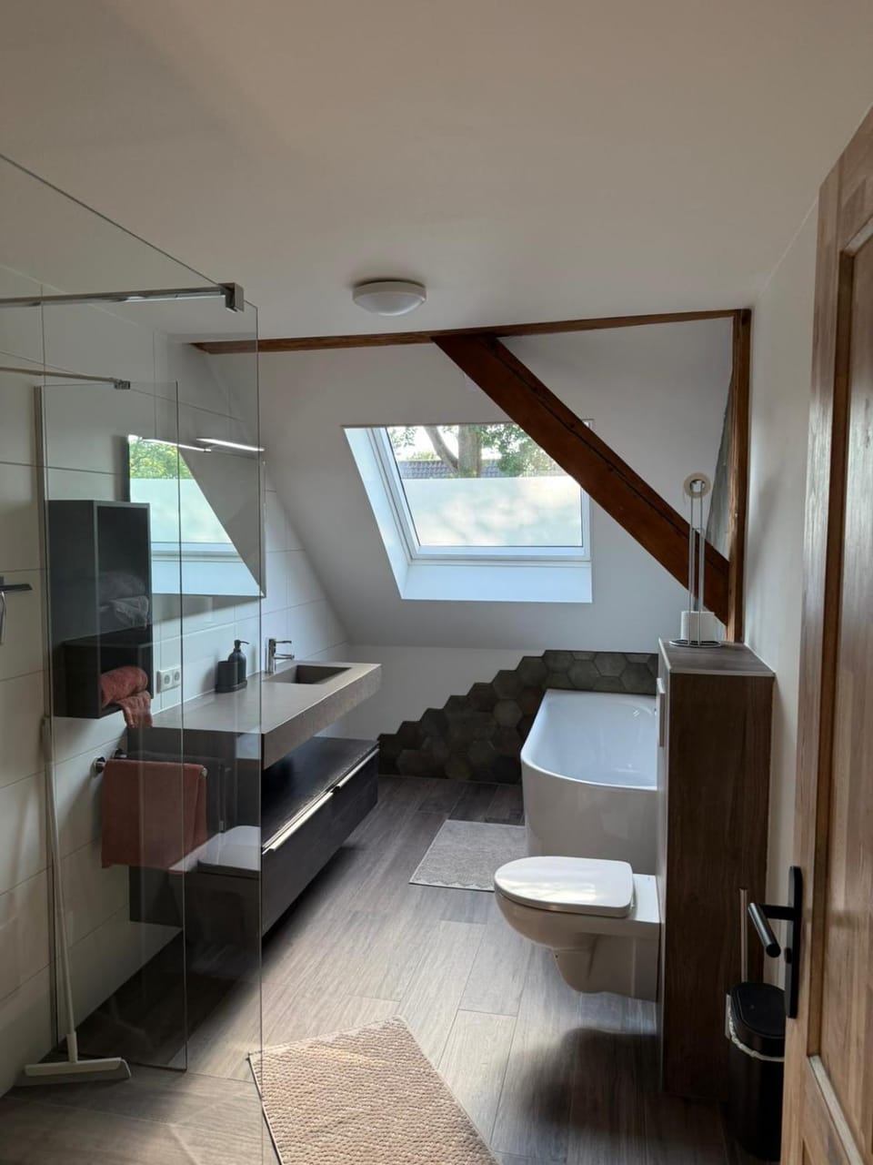 Shower, Toilet, Bathroom, Bath