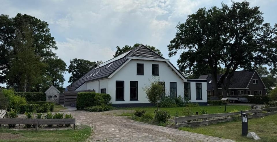 Property building, Day, Garden, Garden view