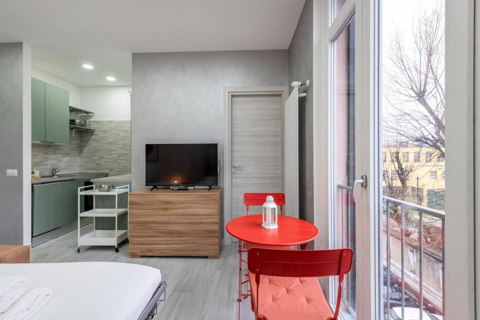 View (from property/room), Balcony/Terrace, Kitchen or kitchenette, Photo of the whole room, Dining area