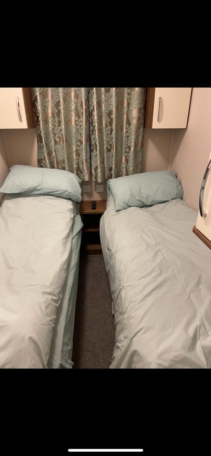 Beautiful 6 berth static caravan Apartment in Rother District