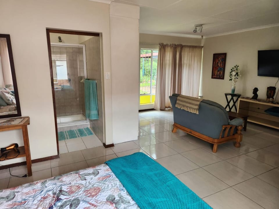 Bed, Bathroom, Living room