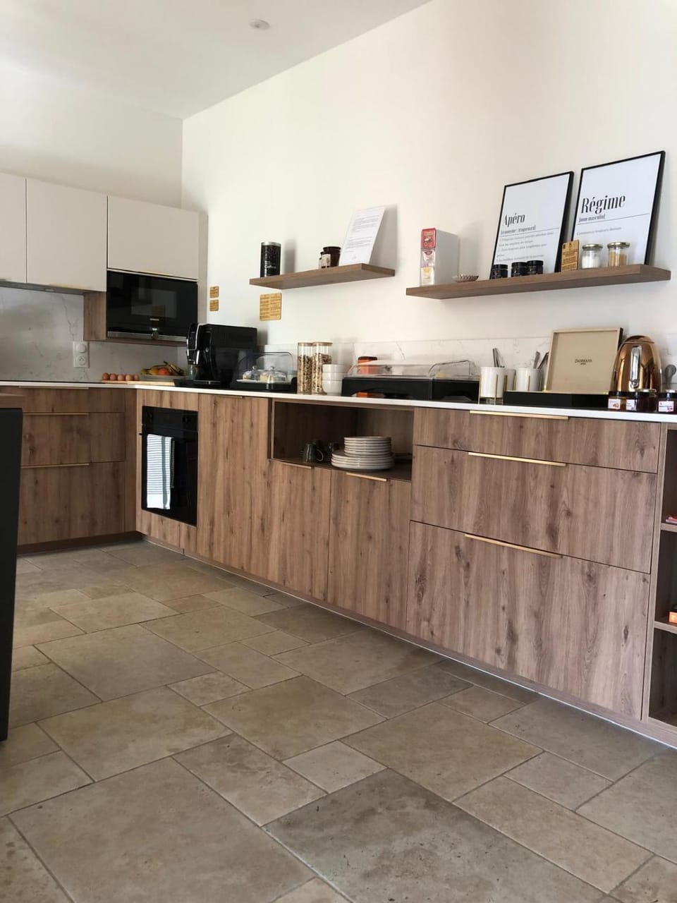 Communal kitchen, kitchen