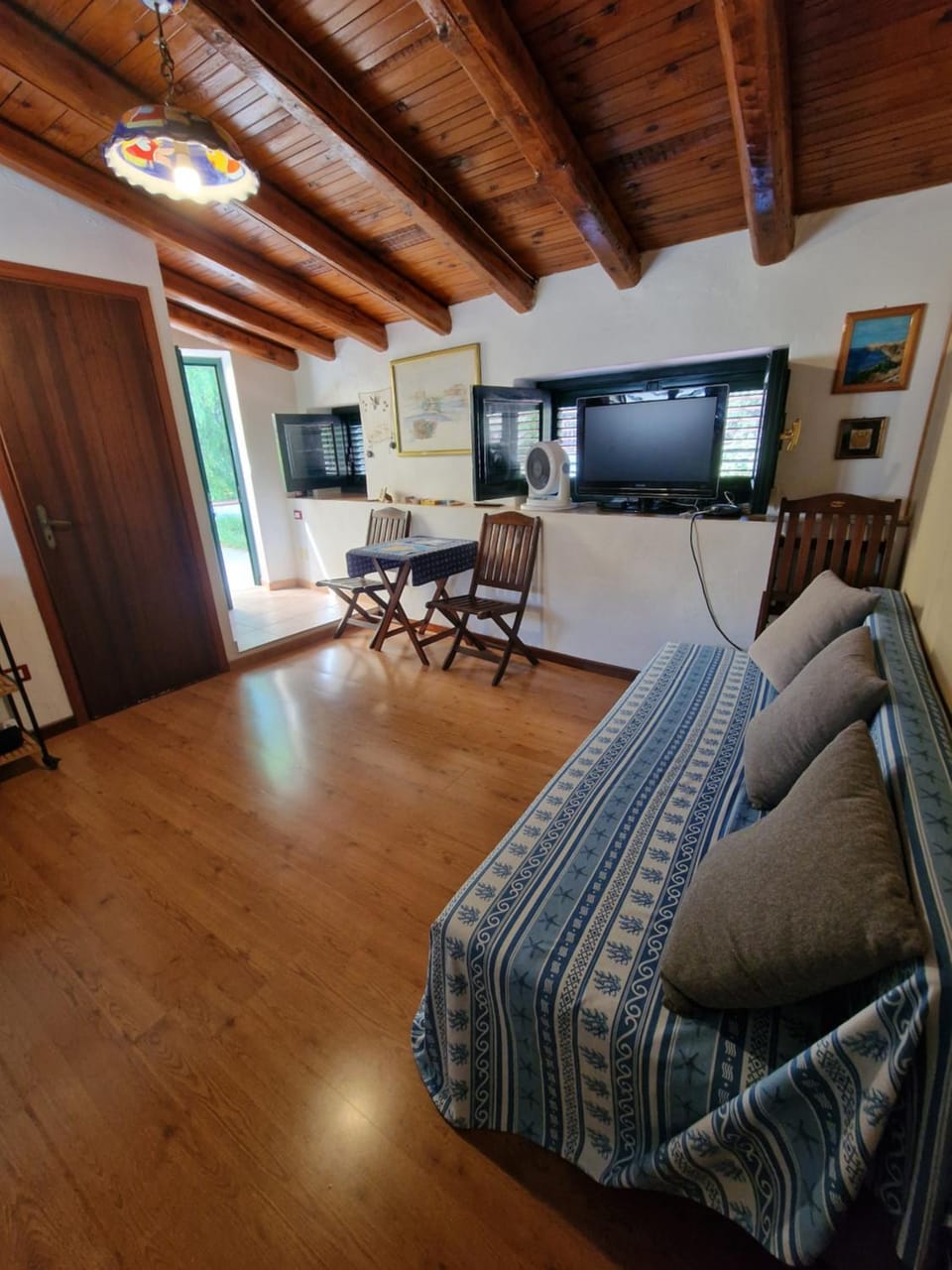 Communal lounge/ TV room, TV and multimedia, Kitchen or kitchenette, Living room, Seating area, Dining area, Evening entertainment