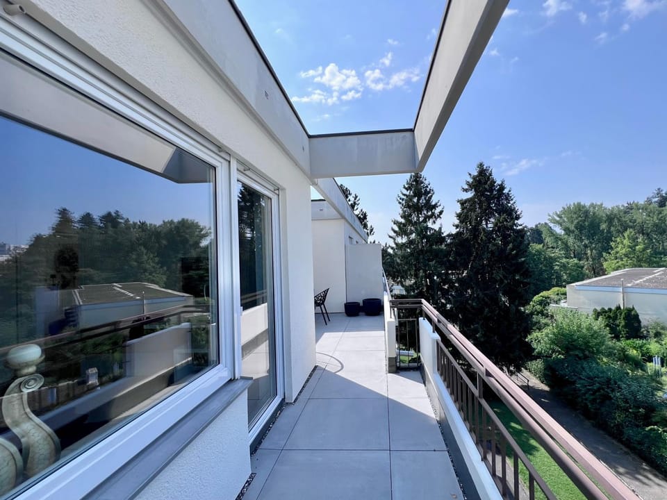 Property building, View (from property/room), Balcony/Terrace