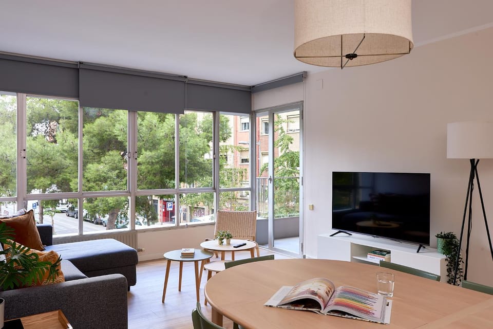 View (from property/room), Living room, City view, Street view